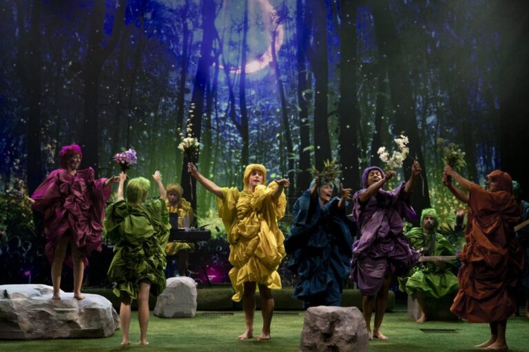 Midsummer’s Night Dream – Virtual Sets for a Theatre Play